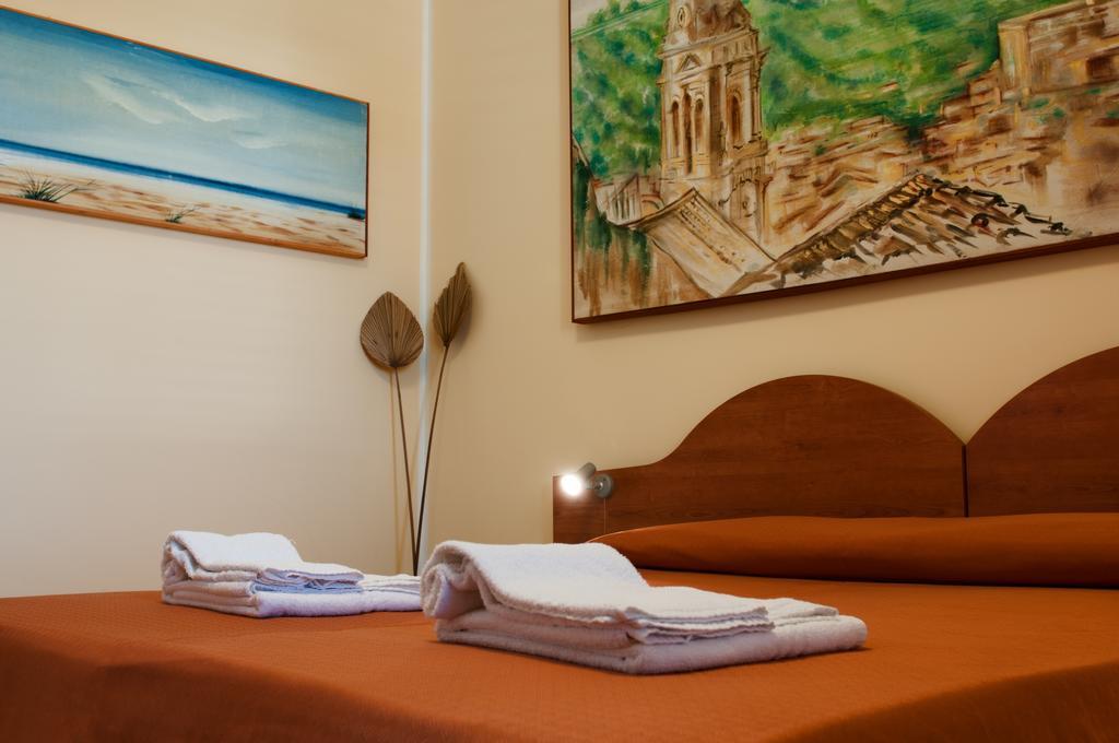 Residence Casa Del Mar Sicilia Марина-ді-Модіка Екстер'єр фото