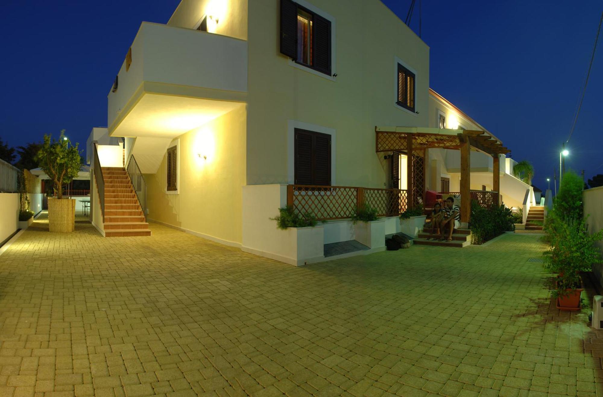 Residence Casa Del Mar Sicilia Марина-ді-Модіка Екстер'єр фото