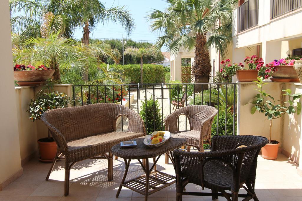 Residence Casa Del Mar Sicilia Марина-ді-Модіка Екстер'єр фото