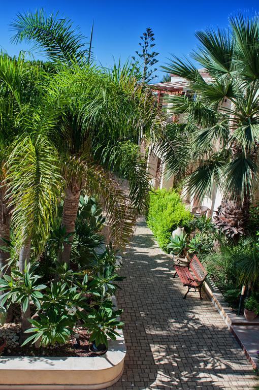Residence Casa Del Mar Sicilia Марина-ді-Модіка Екстер'єр фото