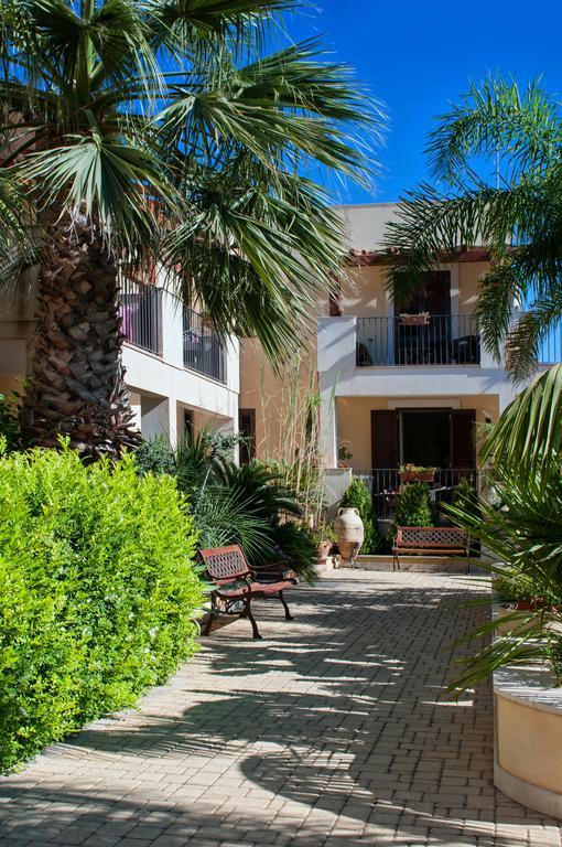 Residence Casa Del Mar Sicilia Марина-ді-Модіка Екстер'єр фото