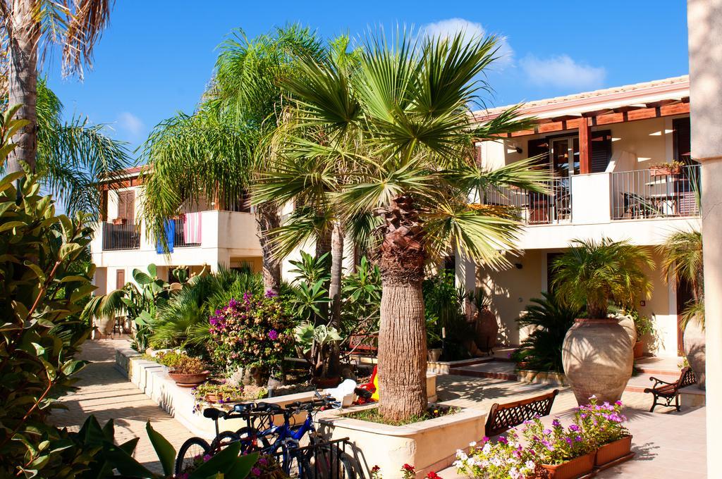 Residence Casa Del Mar Sicilia Марина-ді-Модіка Екстер'єр фото