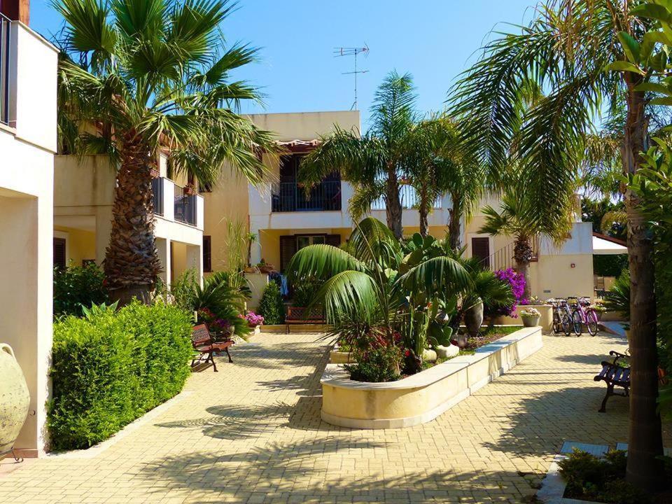Residence Casa Del Mar Sicilia Марина-ді-Модіка Екстер'єр фото